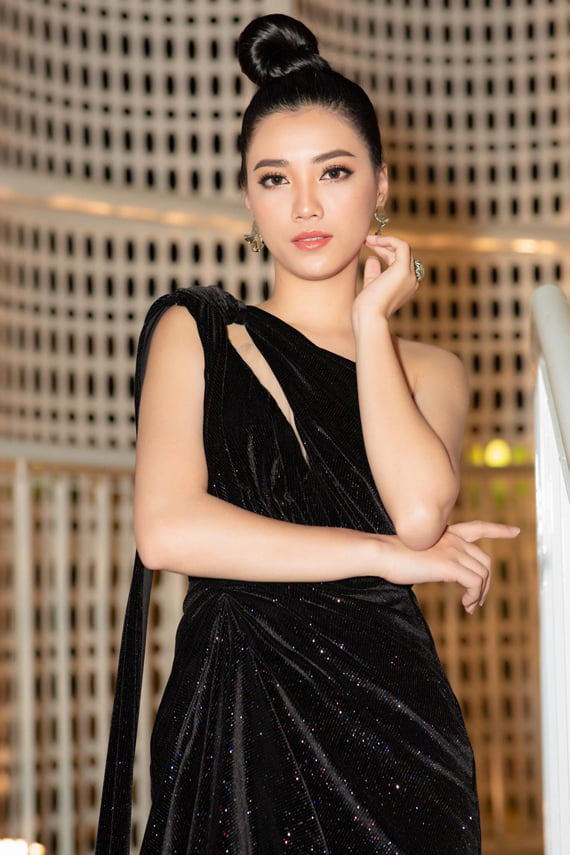 Em gái NTK Đức Vincie đầu tư váy áo dự sự kiện - 2
