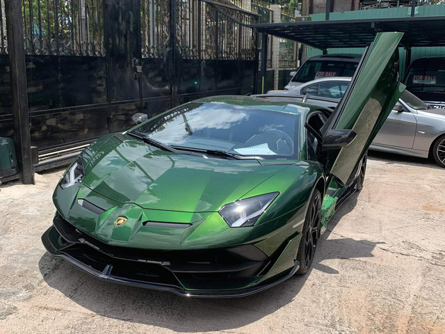 Ông trùm chuỗi nhà thuốc lớn nhất Việt Nam sắm Lamborghini Aventador SVJ, đặc biệt có sở thích đua xe - Ảnh 4.