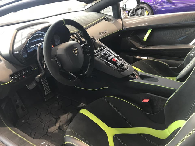 Ông trùm chuỗi nhà thuốc lớn nhất Việt Nam sắm Lamborghini Aventador SVJ, đặc biệt có sở thích đua xe - Ảnh 5.