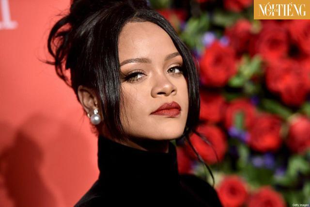 Đây là cách Rihanna gây dựng khối tài sản trị giá 1,7 tỷ USD để trở thành nữ ca sĩ - nhạc sĩ giàu nhất thế giới! - Ảnh 1.