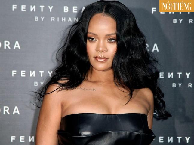 Rihanna là nữ tỷ phú tự thân trẻ nhất nước Mỹ ảnh 1