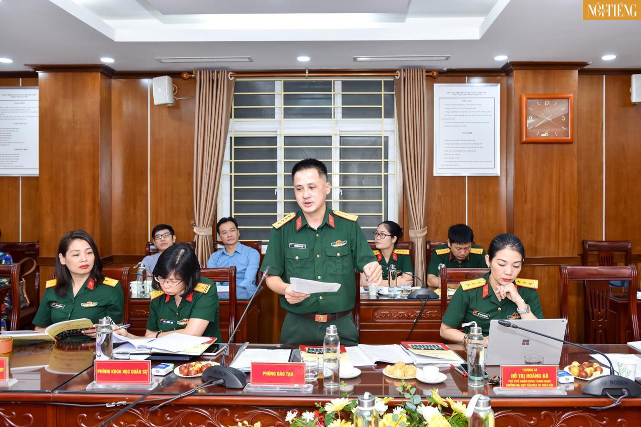 Đại tá, ThS Nguyễn Mai Kiên, Trưởng phòng Đào tạo trường Đại học VHNT Quân đội phát biểu tại Hội thảo