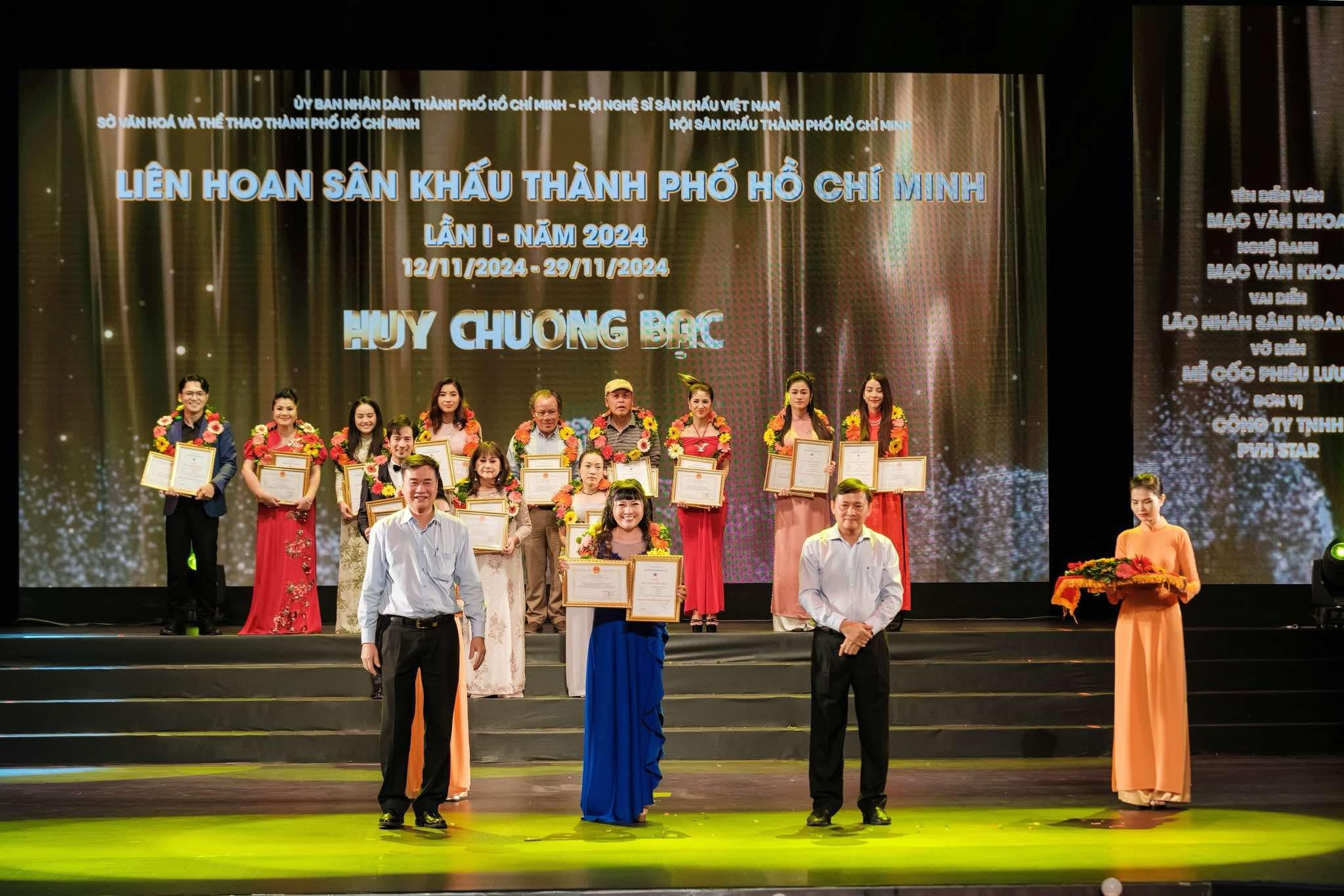 mc-ngoc-tien-nhan-huy-chuong-bac-tai-lien-hoan-san-khau-tphcm-2024-2-1732936631.jpg