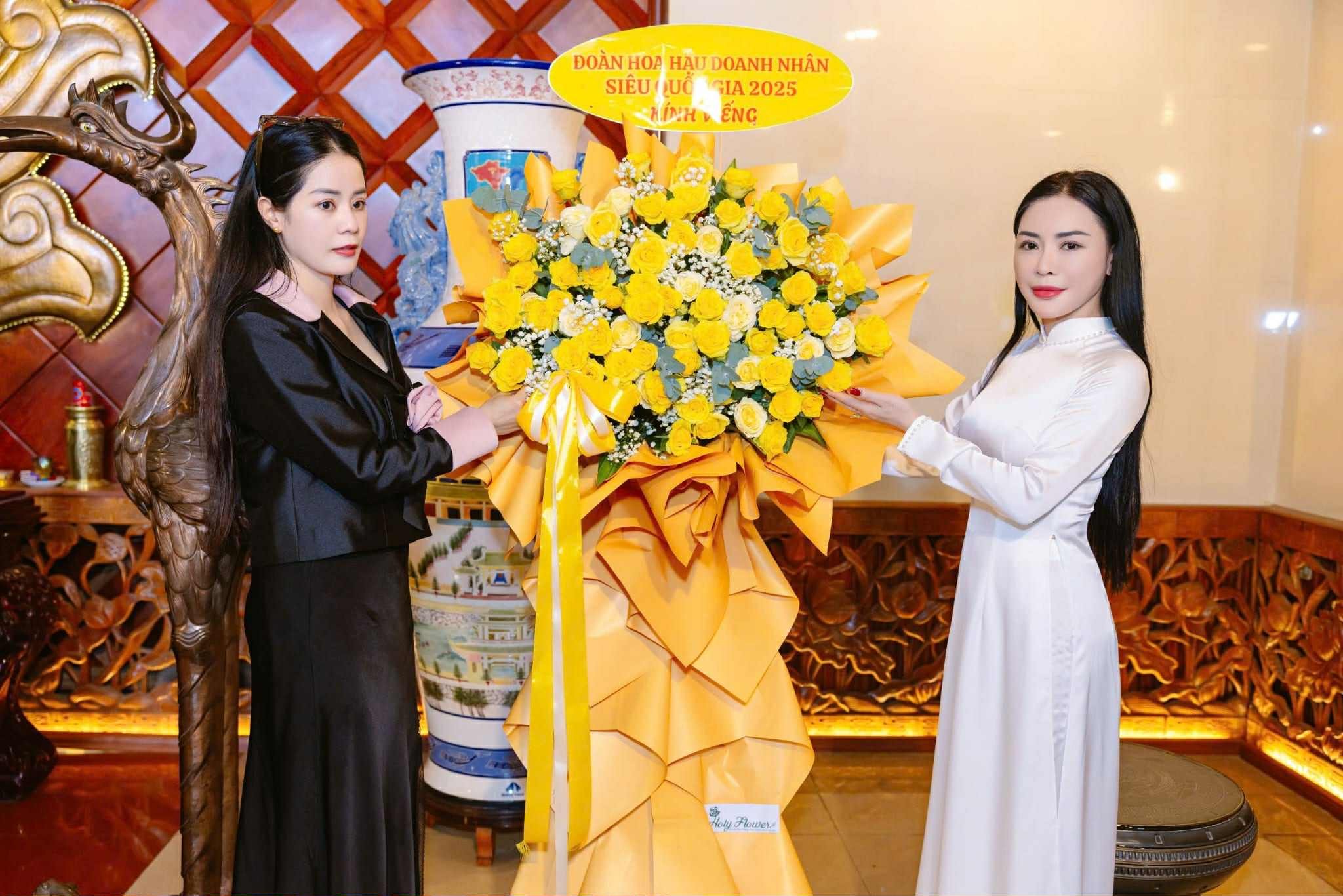 hoa-hau-doanh-nhan-sieu-quoc-gia-2025-8-1748946108.jpg