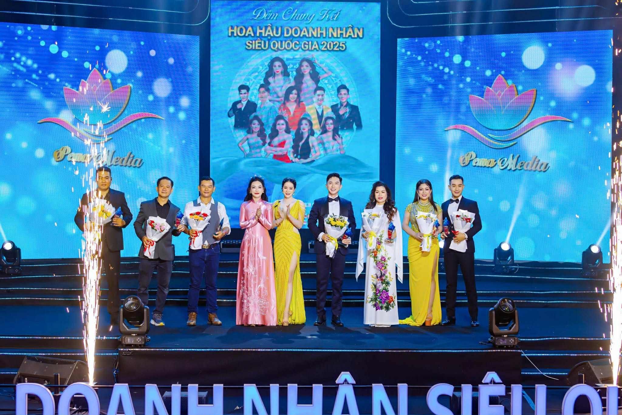 ntk-thuy-hang-ao-dai-hang-nga-3-1749693114.jpg
