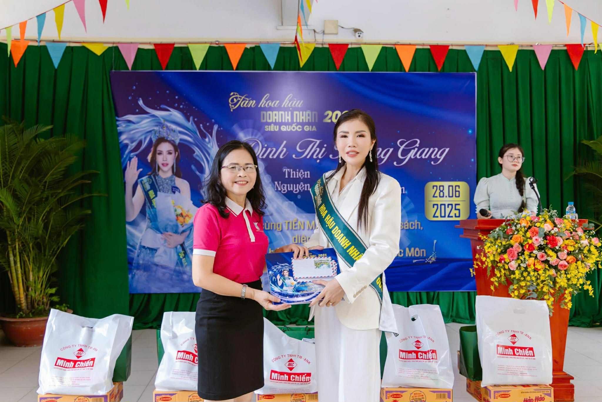 hoa-hau-doanh-nhan-sieu-quoc-gia-8-1751165717.jpg