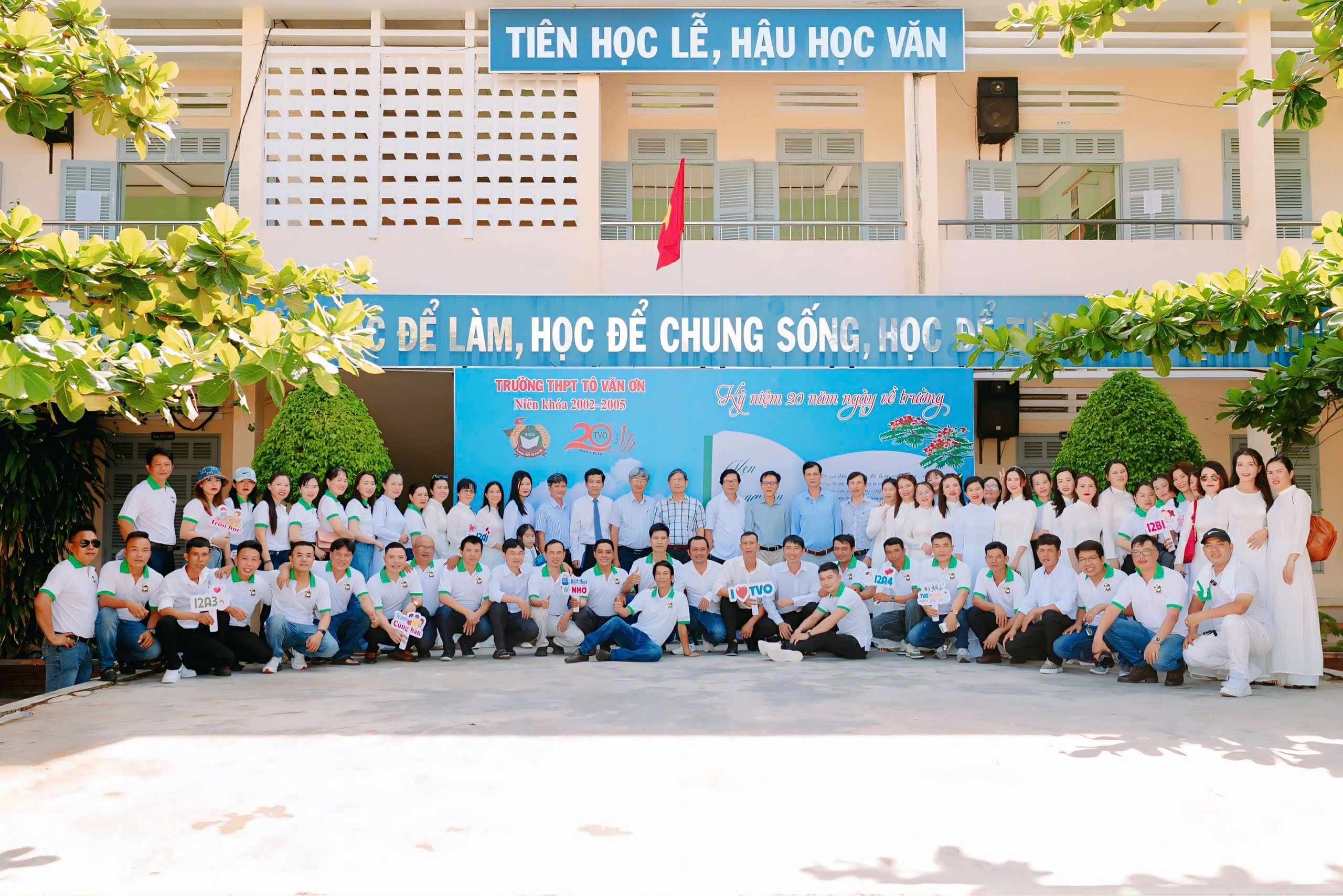 truong-thpt-to-van-on-5-1752154194.jpg