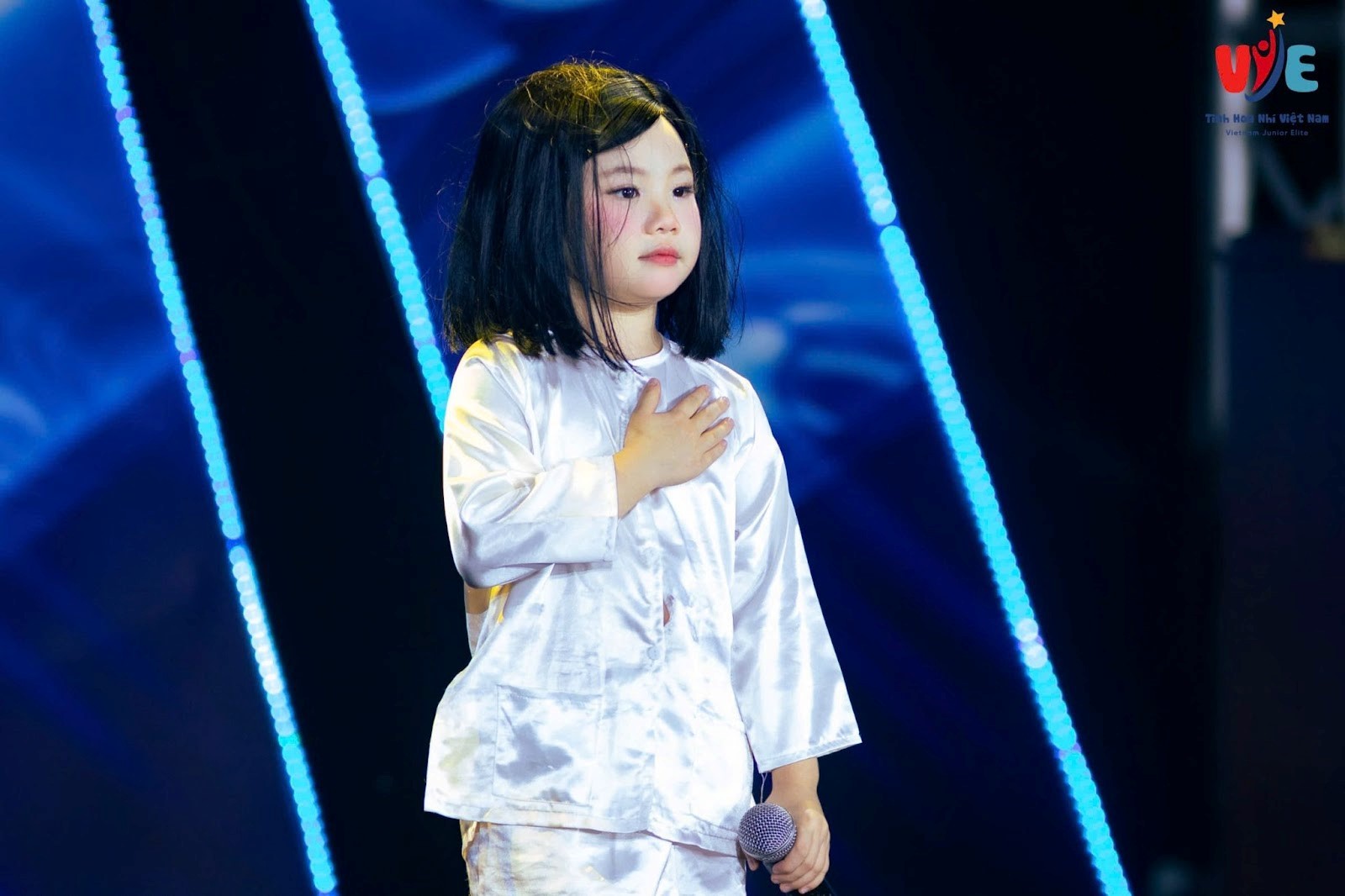model-kid-san-san-1755092168.jpg
