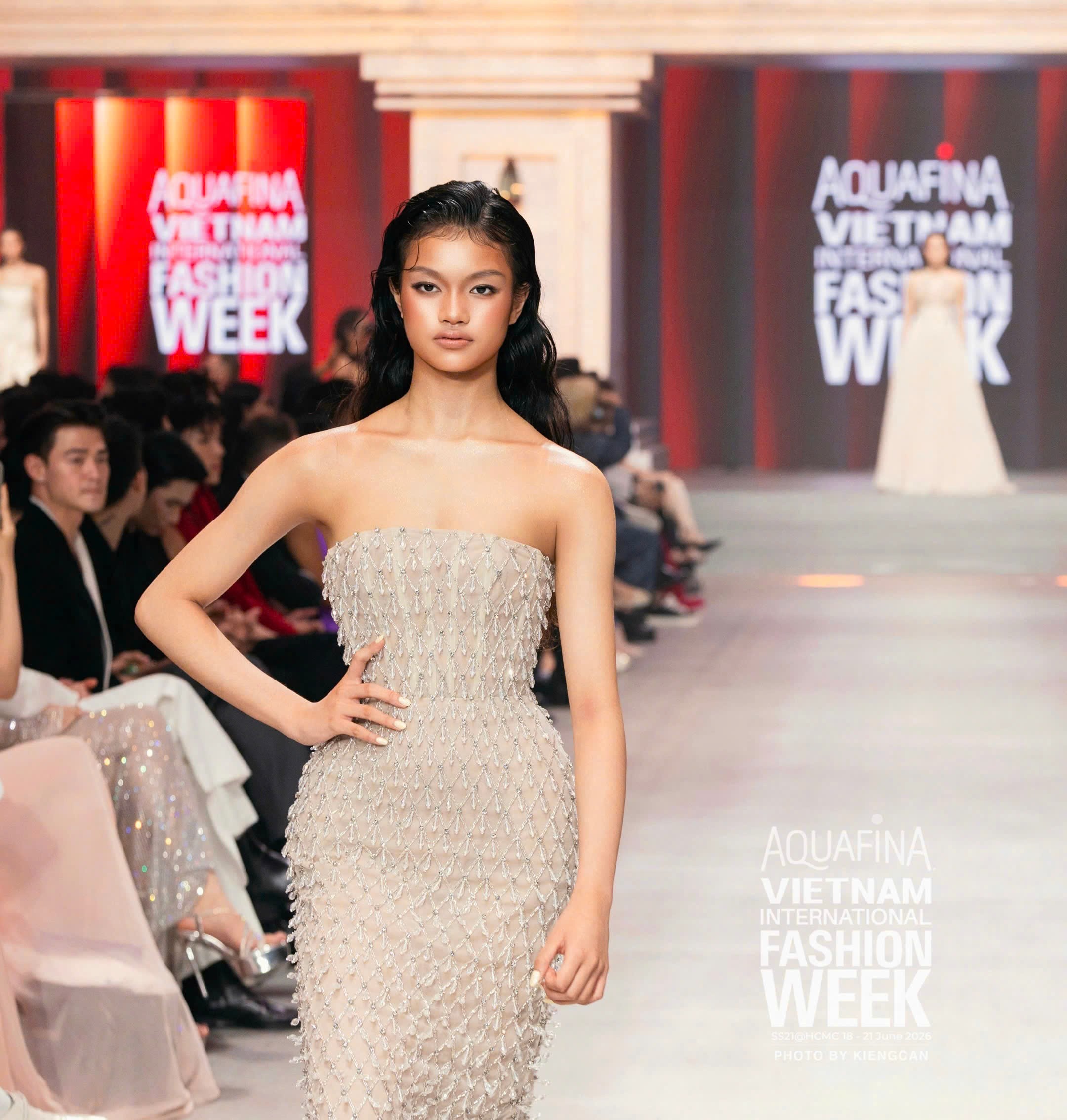 z7972423677249-60bb0f7e5288c5191f41a855bfd5a8e9-1782354559.jpg