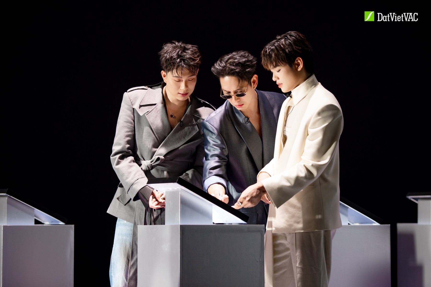 kim0602logo-1783217599.JPG