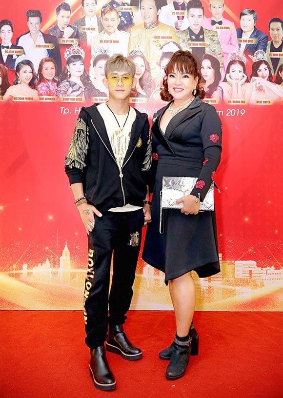 Ceo Ho Thanh Huong va con trai Ho Gia Hung