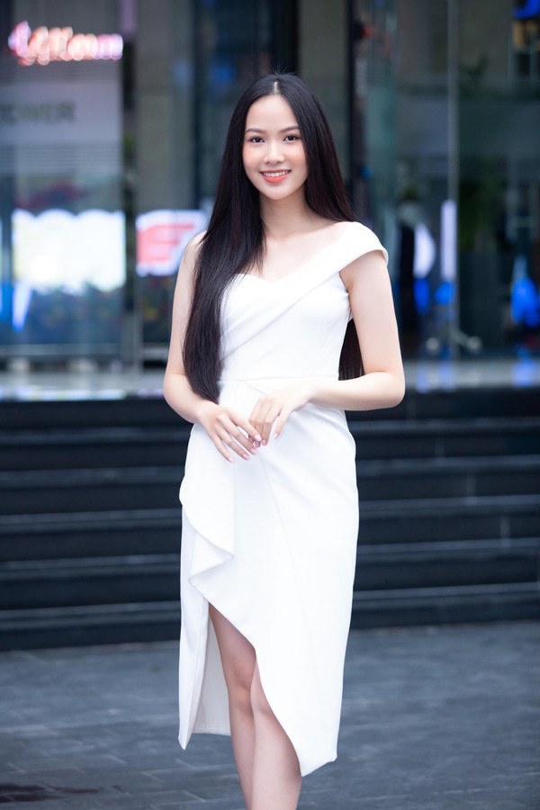 Bật mí về Phương Quỳnh, 19 tuổi lọt top 5 'Người đẹp Biển' HHVN