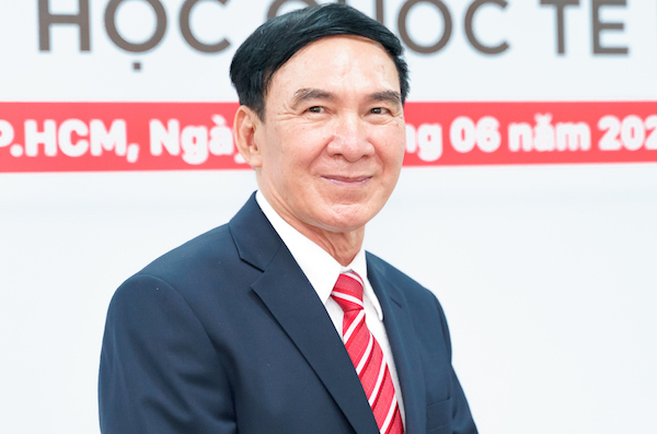 Giáo sư Y học 66 tuổi làm Hiệu trưởng ĐH Quốc tế Hồng Bàng
