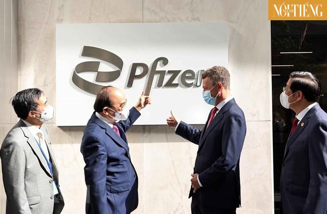 Chủ tịch nước Nguyễn Xuân Phúc thăm và làm việc tại Công ty Pfizer ảnh 2