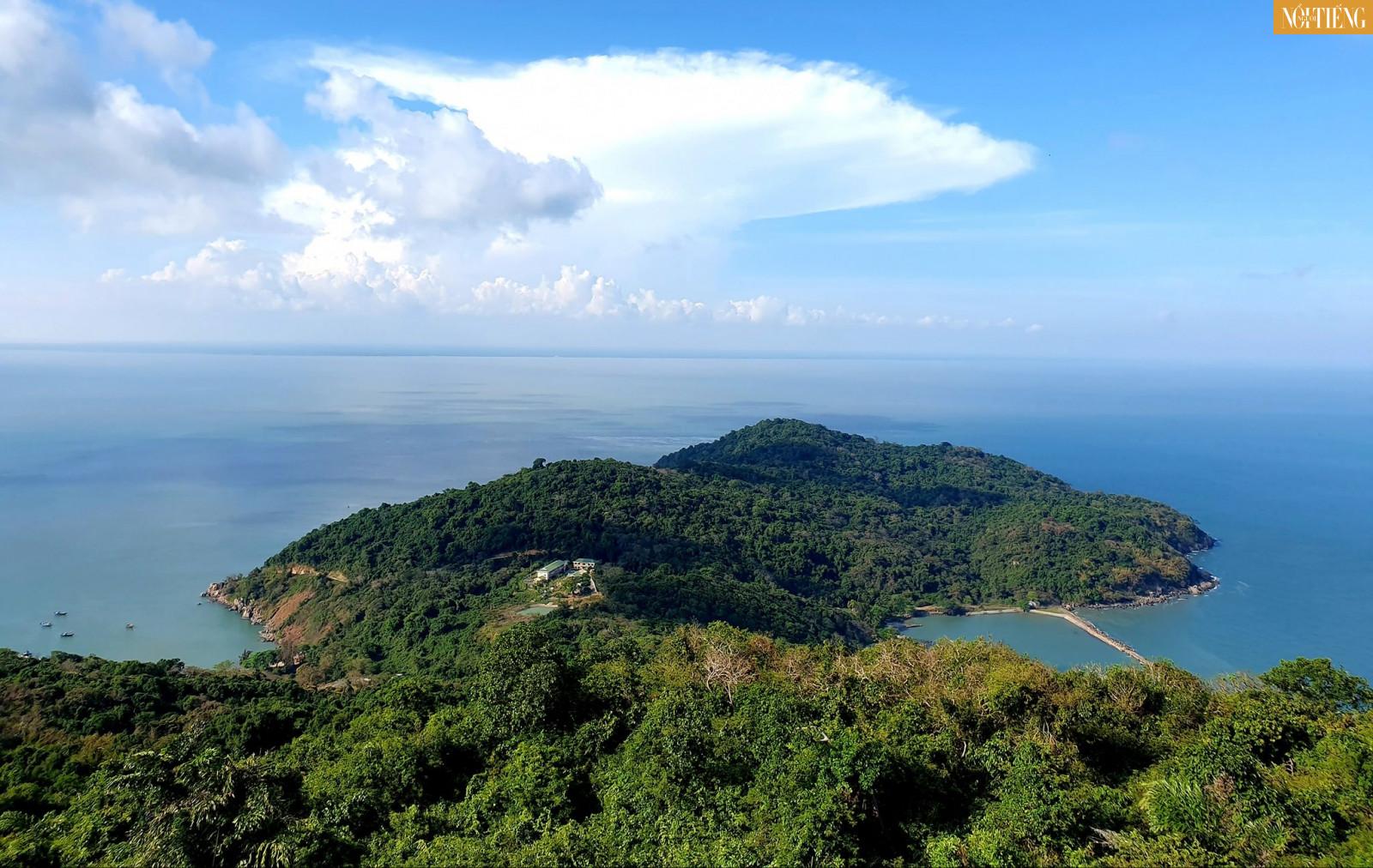 Hệ sinh thái đa dạng trên Hòn Khoai - Cụm đảo Việt Nam gần xích đạo nhất - Ảnh 1