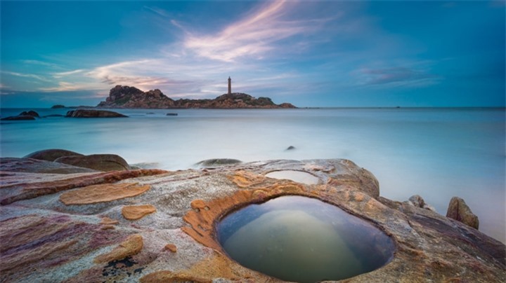Ngọn hải đăng cổ nhất Đông Nam Á lặng lẽ nằm giữa hòn đảo ở Bình Thuận - 6