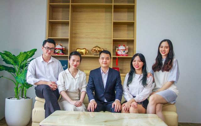 Một bước sai lầm, 9 năm “ôm nợ” và hành trình kiếm 1 triệu USD đầu tiên của Founder Azfin Việt Nam – Ảnh 4.