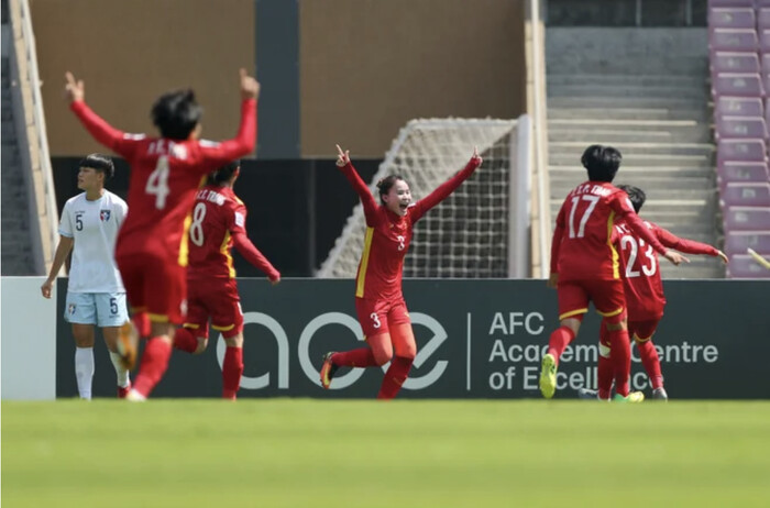 Chương Thị Kiều và cú đánh đầu đến World Cup: Ngưỡng mộ ý chí thép của cô gái Khmer! Ảnh 1