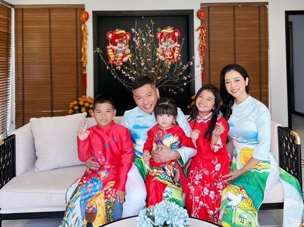 Jennifer Phạm cùng chồng đại gia và 3 con đón Tết ở Phú Quốc