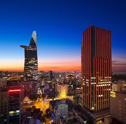 Khách sạn 6 sao lộng lẫy như ‘cung điện’ ở Sài Gòn: Giá 300 triệu/đêm, nội thất vương giả mạ vàng tinh xảo, nền nhà bằng đá khổng tước quý hiếm - Ảnh 5.