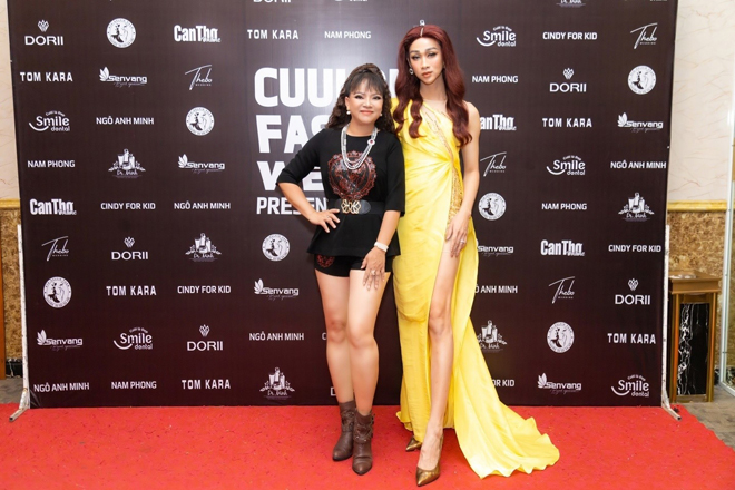 Nghệ nhân kim hoàn quốc gia Hồ Thanh Hương thay đổi phong cách tại Tuần lễ thời trang “Cửu Long Fashion Week 2022” - 2