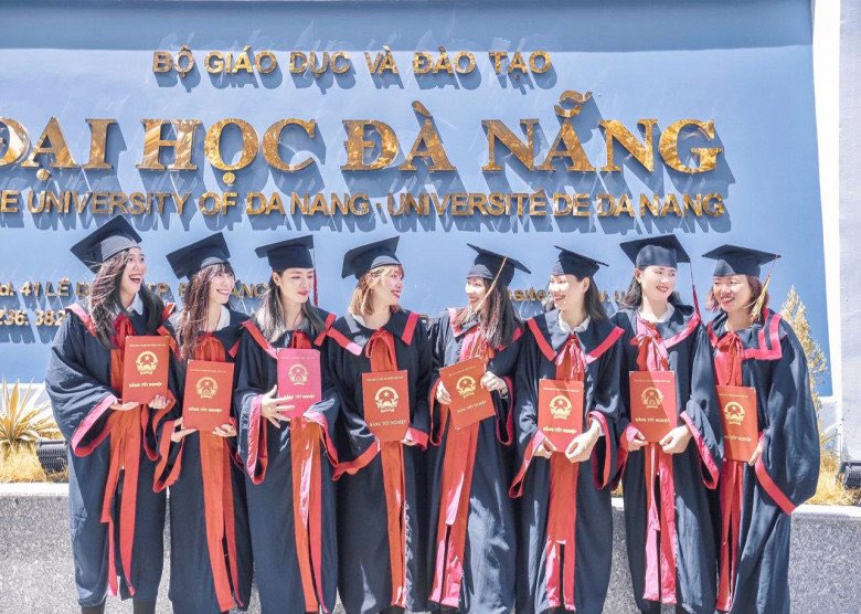 Gia đình ở Quảng Trị có 8 cô con gái 2 thạc sĩ, 6 cử nhân