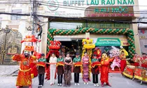 Hoa hậu Lý Kim Ngân khai trương nhà hàng Buffet lẩu rau nấm – Rau Mộc