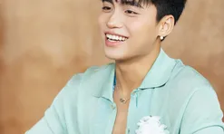 MONO ra mắt album theo cách chưa từng có: Khán giả đeo tai nghe, gửi điện thoại bên ngoài để chỉ còn lại âm nhạc