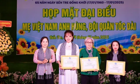 Nghệ Nhân Hồ Thị Thanh Hương Tri Ân Các Mẹ Việt Nam Anh Hùng Tại Bến Tre