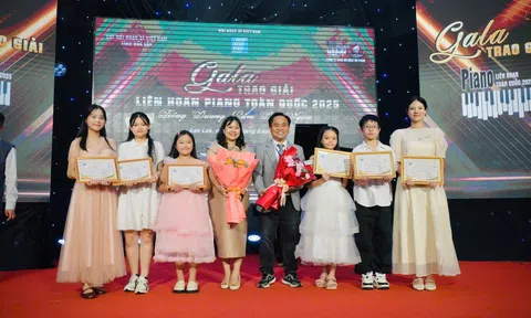 Liên hoan Piano toàn quốc 2025 – Dấu ấn rực rỡ từ Trung tâm Âm nhạc của cô giáo Phạm Vũ Oanh
