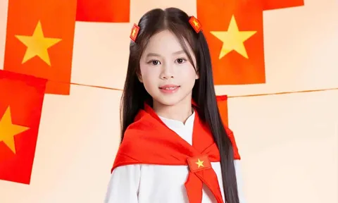 Nguyễn Ngọc Hoài Anh (Bống) khoe loạt ảnh nghệ thuật mừng Quốc khánh 2/9