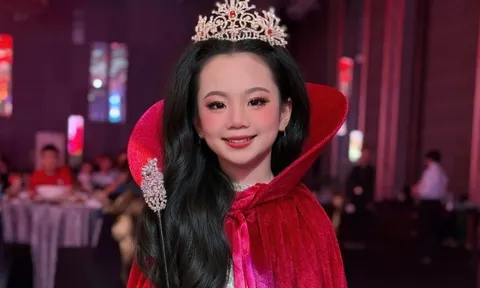 SAN SAN – CÔ BÉ 7 TUỔI TỰ HÀO MANG VƯƠNG MIỆN QUỐC TẾ MISS LEGEND UNIVERSAL 2025 VỀ VIỆT NAM