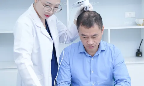 RỤNG TÓC, TÓC THƯA YẾU SAU TUỔI 30: BÁC SĨ BÙI KIỀU TRANG CHỈ RA NGUYÊN NHÂN VÀ HƯỚNG ĐIỀU TRỊ