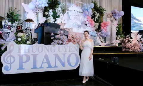Từ sân bay đến lớp học piano: Hành trình theo đuổi đam mê của cô giáo Phương Uyên