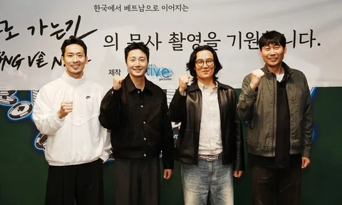 Tuấn Trần tái hợp mỹ nam Jung Il-woo, đạo diễn Mo Hong-jin