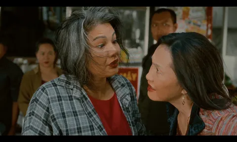 Hồng Đào làm mẹ Steven Nguyễn, tung “liên hoàn tát” với Kiều Trinh