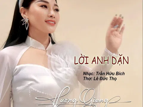 NSƯT Hương Giang thể hiện những ca khúc đi cùng năm tháng