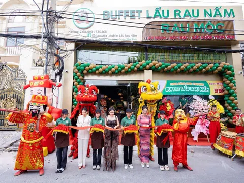 Hoa hậu Lý Kim Ngân khai trương nhà hàng Buffet lẩu rau nấm – Rau Mộc