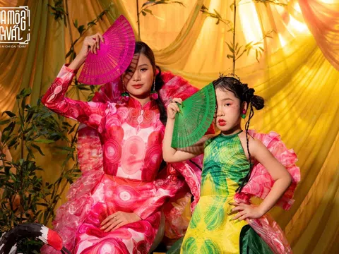 Tân binh Alice Hà Anh tự tin sóng đôi cùng Á hậu Hương Ly trên sàn diễn  Lunar New Year Fashion Runway 2