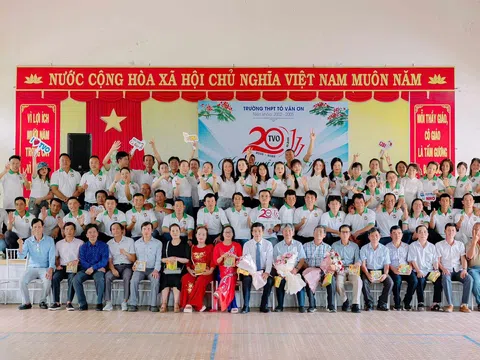 Cựu học sinh Trường THPT Tô Văn Ơn: “20 năm Vẹn Nguyên Miền Ký Ức”