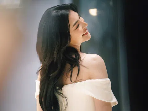 Faye Peraya Malisorn tỏa sáng tại triển lãm Tiffany & Co. ở Bangkok