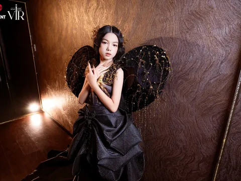 Sumi Hoàng Kim mở màn ấn tượng trong BST Golden Mirage tại Vietnam Iconic Runway Season 6 “ICON:ME”