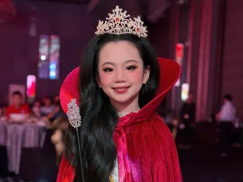 SAN SAN – CÔ BÉ 7 TUỔI TỰ HÀO MANG VƯƠNG MIỆN QUỐC TẾ MISS LEGEND UNIVERSAL 2025 VỀ VIỆT NAM