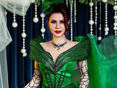 Hoa hậu Diễm Giang rạng rỡ đón giáng sinh, lan tỏa năng lượng tích cực cuối năm