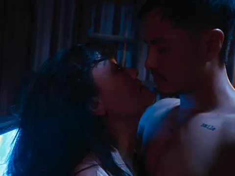 “Nam thần” Thanh Sơn có cảnh nóng với cả Vân Dung lẫn Trịnh Thảo