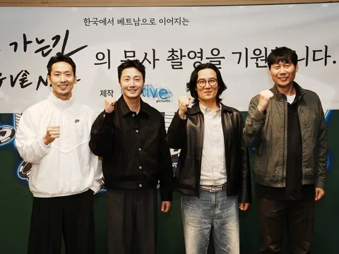 Tuấn Trần tái hợp mỹ nam Jung Il-woo, đạo diễn Mo Hong-jin