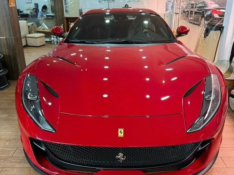 Cận cảnh siêu xe Ferrari 812 GTS vừa về Việt Nam, giá dự kiến khoảng 20 tỷ đồng