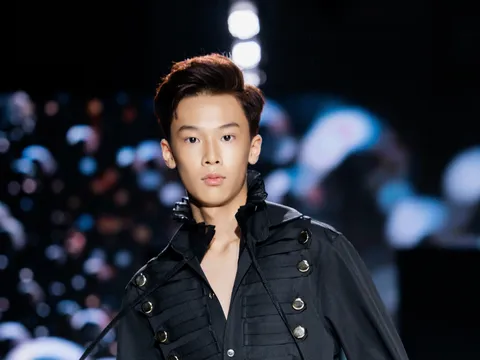 MC Tuấn Kiệt bản lĩnh làm chủ sân khấu Destination Runway Fashion Week 2026